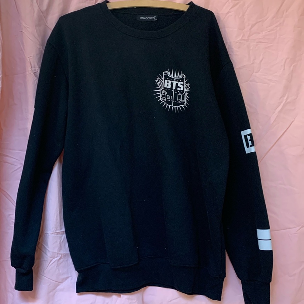 XOXO Black BTS Men's Sweatshirt